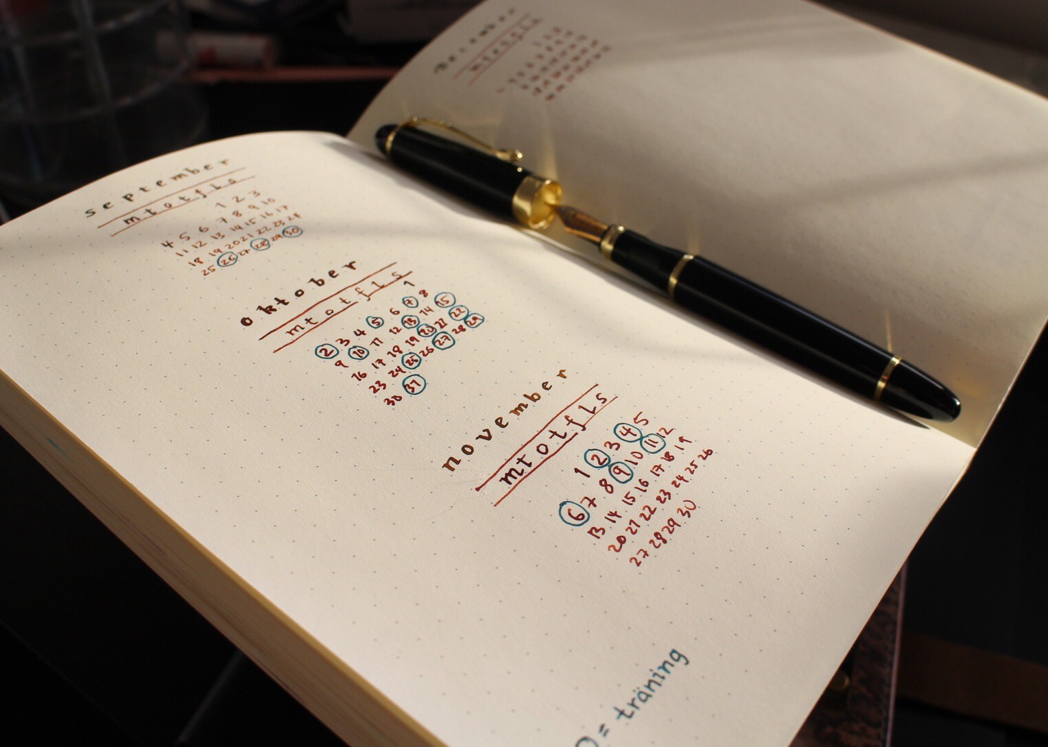 Read more about the article Top 3 Best Hardcover Notebooks for Fountain Pens
