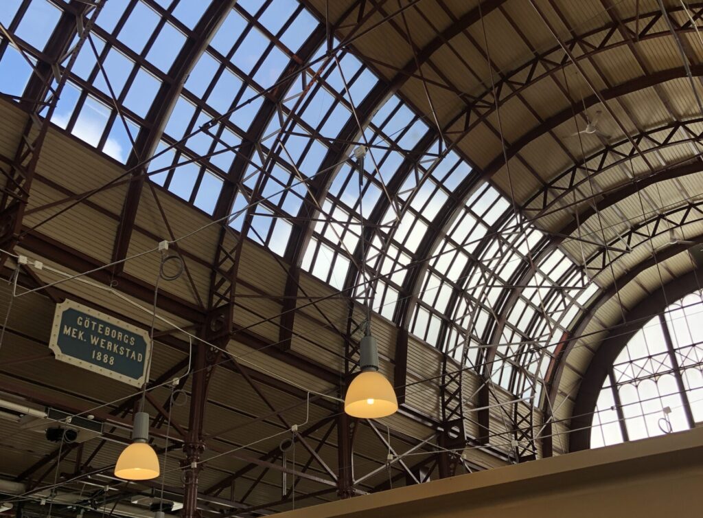 Läs mer om artikeln Saluhallen Göteborg – Vackert Tak